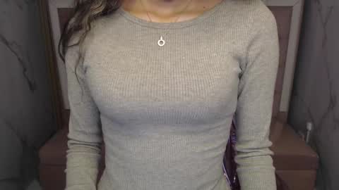 Snapshot of megan_collins_b chatting on September 27, 3:21 pm megan_collins_b online show from September 27, 3:21 pm