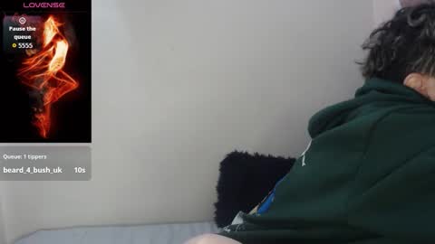 Snapshot of megan_coop3r_ chatting on October 16, 12:21 am Megan and sophi online show from October 16, 12:21 am