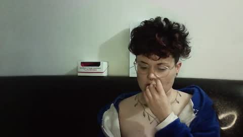 Snapshot of megan_coop3r_ chatting on March 12, 6:18 am Megan and sophi online show from March 12, 6:18 am