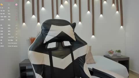 MEGAN COOPER online show from November 5, 7:16 pm