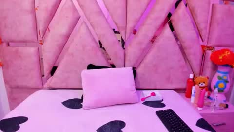 megan_latinn online show from May 26, 3:34 am
