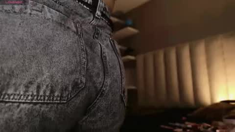     online show from November 17, 12:52 pm