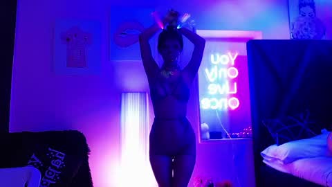 megan_saint online show from April 30, 5:40 pm