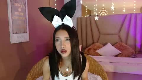 megan_saint online show from June 20, 2:23 pm
