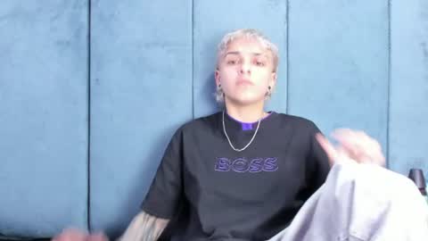 megan_thompsonn_ online show from June 27, 2:50 am