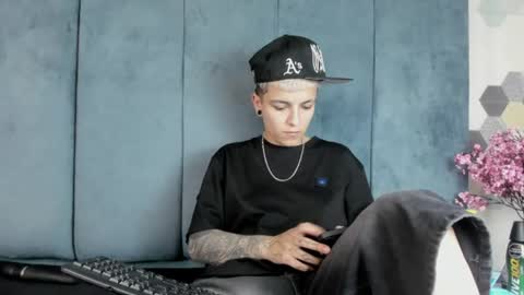 megan_thompsonn_ online show from August 2, 3:08 am