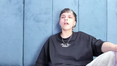 megan_thompsonn_ online show from June 23, 2:08 am