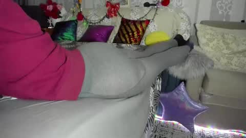 Nicki--------- Welcome to my Room online show from February 16, 7:23 pm