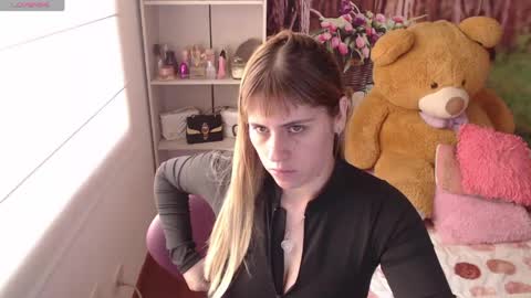 MEGAN online show from April 22, 6:37 pm