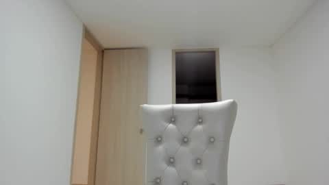 meganmir1 online show from November 1, 4:11 am