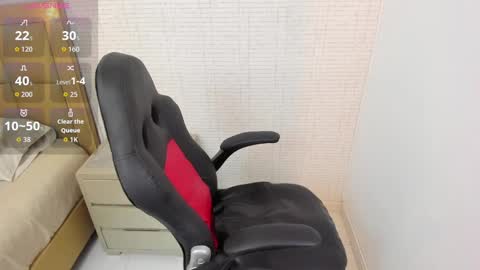 M E G A N  online show from September 25, 1:07 pm