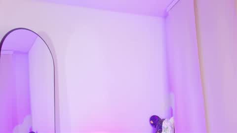 meghanallen_ online show from November 6, 11:19 pm