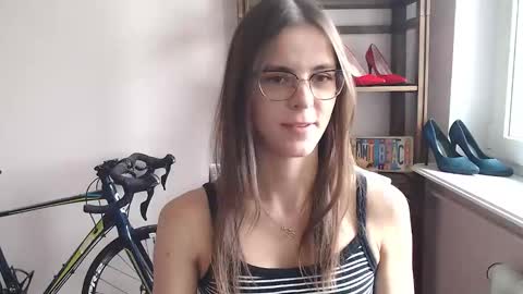 Megi online show from May 7, 1:29 pm