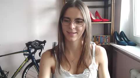 Megi online show from April 27, 1:52 pm