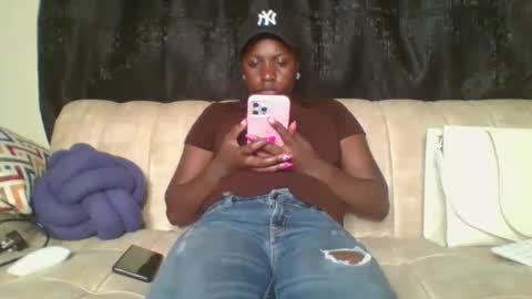 pretty online show from September 21, 3:27 pm