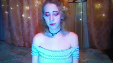 Mel Mellie online show from December 8, 5:01 pm