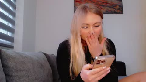 Melania online show from January 8, 1:39 pm