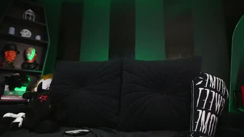 Mel online show from May 5, 2:40 am