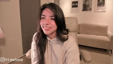 Melanie online show from May 12, 2:09 am