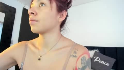 Melanie roux  online show from July 14, 12:10 pm