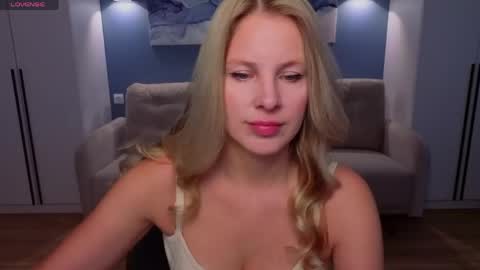 Melanie Bennett online show from May 4, 6:09 am