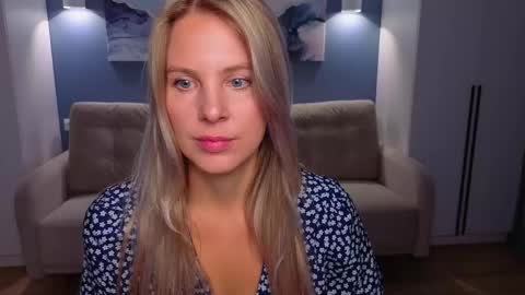 Melanie Bennett online show from October 7, 6:20 am