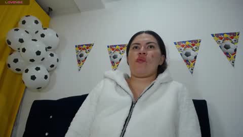 Melanie Parker online show from June 16, 11:09 pm