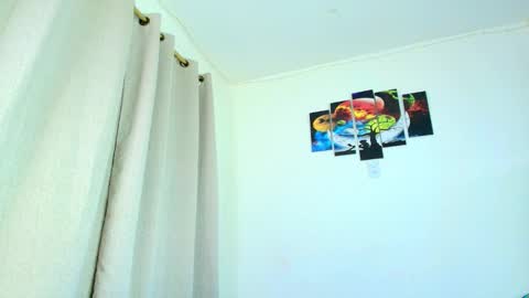 melannia_hills online show from November 14, 7:10 am