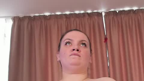 melanniebrown online show from July 28, 11:17 am