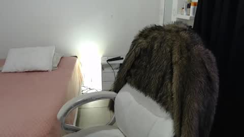 Melannie online show from September 20, 5:54 am