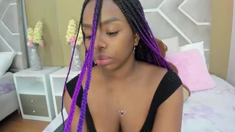 Snapshot of melany_ebonyy chatting on February 21, 5:42 pm Melanie online show from February 21, 5:42 pm