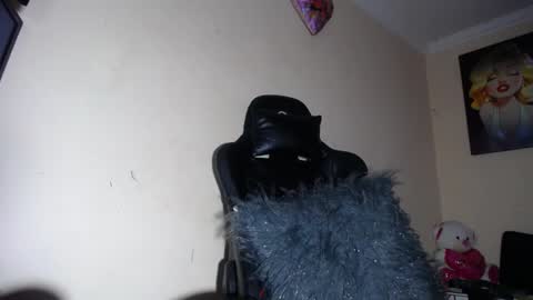 melany online show from November 26, 4:54 am