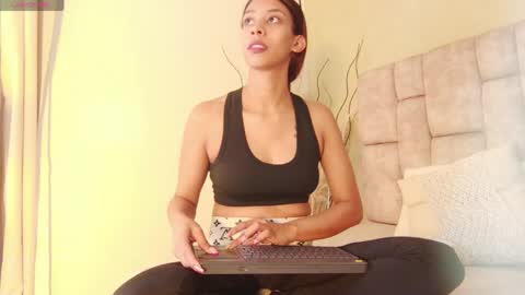 Melany online show from April 27, 3:20 pm