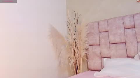 Melany online show from May 1, 1:05 pm