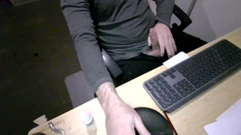 melbguy_075 online show from June 29, 8:52 pm