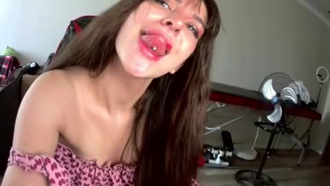 melena_caramel online show from July 24, 5:37 am