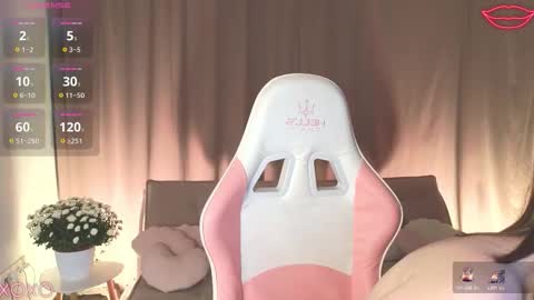 meliamorgan online show from November 3, 10:33 pm