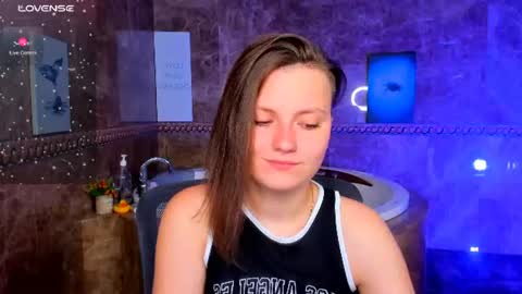 Melinda online show from July 11, 1:43 am