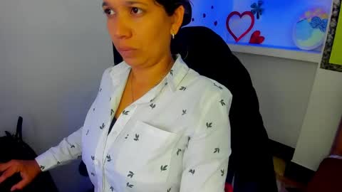 Melisa online show from April 27, 11:30 am