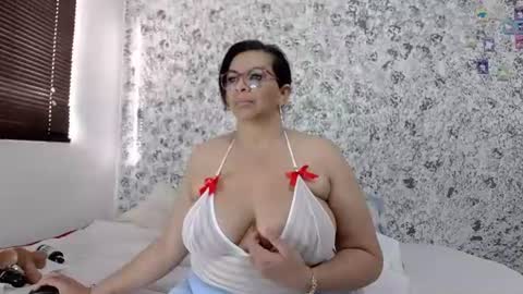 melisajoness online show from August 2, 12:18 pm
