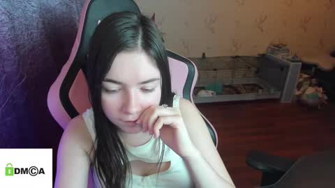 melisanilson online show from December 16, 6:42 am