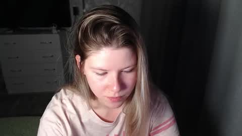 Snapshot of melissa__ray chatting on February 21, 7:21 pm Melissa  Ray online show from February 21, 7:21 pm