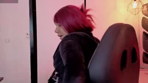 Lissa  online show from January 7, 6:57 pm