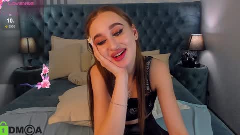 Melissa online show from December 15, 1:24 am