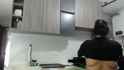 Lau   online show from February 25, 4:04 pm