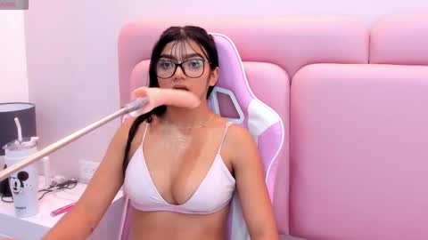 Melissa online show from February 25, 7:38 pm