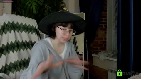 Melissa online show from June 17, 11:54 pm