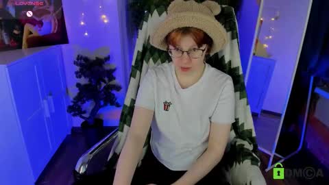 Melissa online show from November 28, 9:11 pm