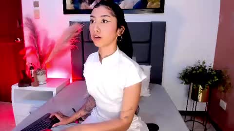 Melissa online show from June 14, 2:19 pm