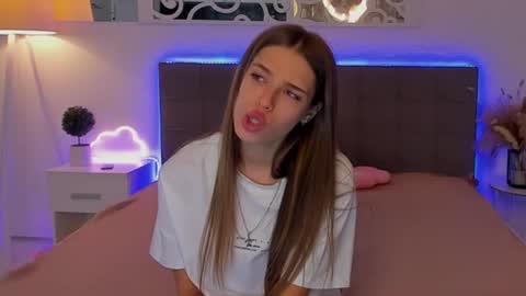 MelissaCrayzy online show from August 2, 9:55 am